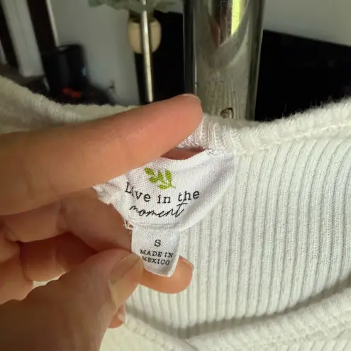 Live in the Moment Long Sleeve Crop Top