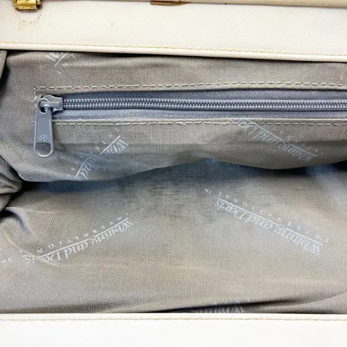 Whiting & Davis Vintage White Mesh Hand Bag Purse Kiss Closure, Shoulder Strap