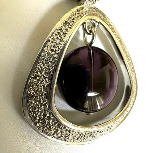é silver tone and purple teardrop pendant necklace Silver