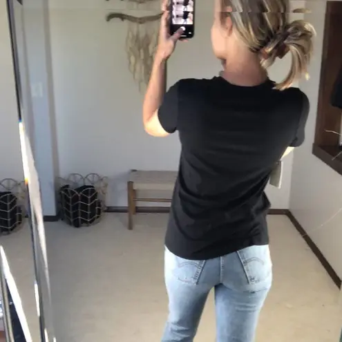 1901 : Festive “Cheers” Black Tee