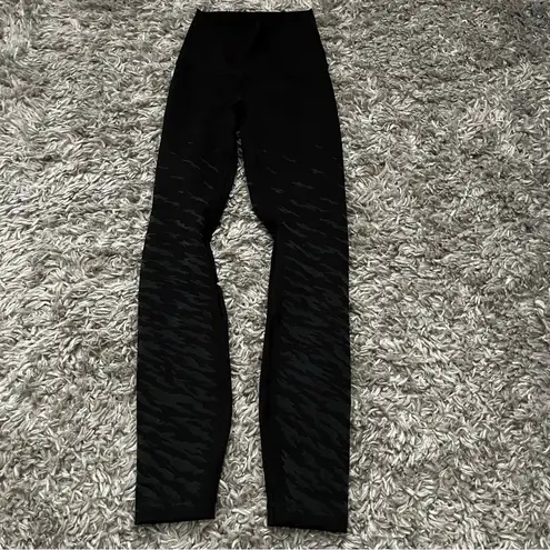 Lululemon  limited edition gold logo wunder under 25” leggings size 0