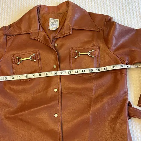 VINTAGE Brown Faux Leather Belted Shirt Jacket Size SMALL MEDIUM Pearl Snap 70s