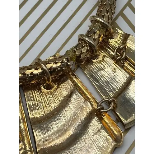 Universal Vault Gold Tone Mesh Chain Collar Necklace Hammered Beaded Crystal Bib