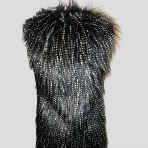 Qiye brand charcoal gray/ black ostrich feather look faux fur vest! New Gray Size L