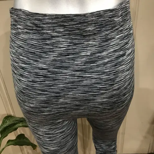 Lane Bryant  High Waisted Gray Space Dye Cropped Leggings Women's Size XL C/D.