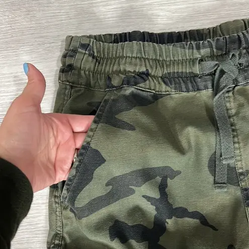 Aritzia Tna  • camo jogger cargo pants