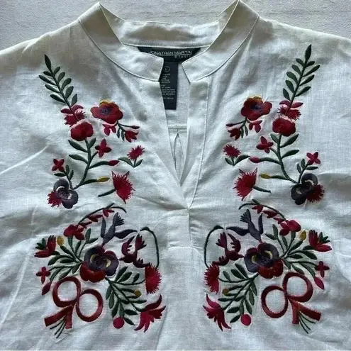 Jonathan Martin studio Women’s embroidered white floral linen blend blou…