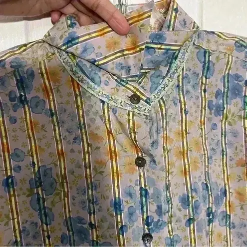 Robert Graham Women’s Gray Multicolor Floral Striped Button down | size small