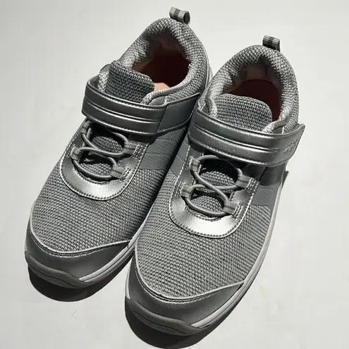 Orthofeet Joelle stretch knit sneaker size 6M B61 Silver