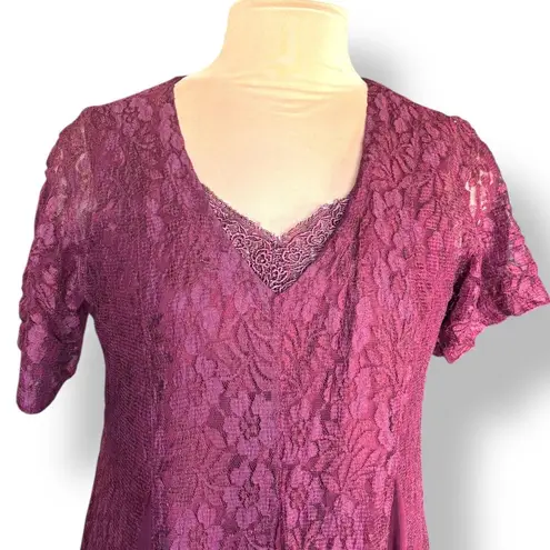Vintage 90s Nostalgia Burgundy Lace Overlay Dress Short Sleeve Medium Midi Red