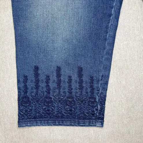 Gloria Vanderbilt | Petite Embroidered Amanda Capri | 14P