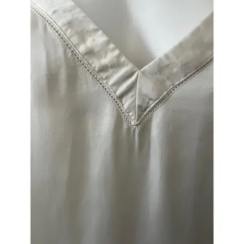 Aritzia Wilfred Cabrel Satin Cream Silky V neck strappy Camisole Tank Top L White Size L