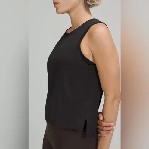Lululemon  TRAIN TO BE TANK Size 8 SOLD OUT Black EUC - Image 2