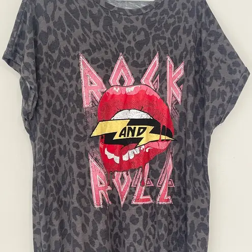 BOUTIQUE | Graphic t