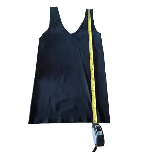 Dynamic Seamless Black V