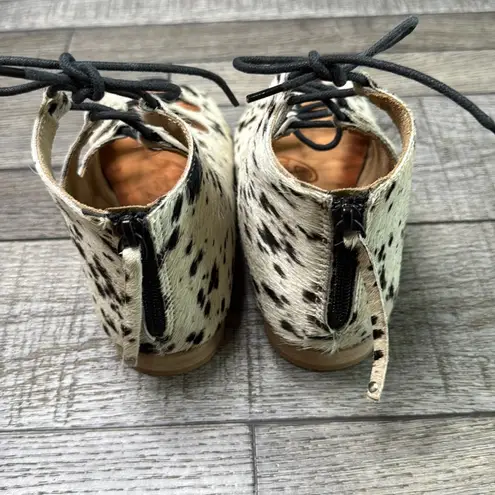 Naughty Monkey  Stylish Black and Cream Women's Sandals