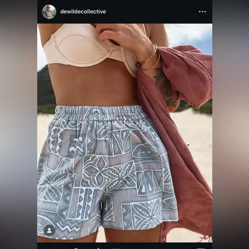 Aloha shorts from Dewilde Collective Blue