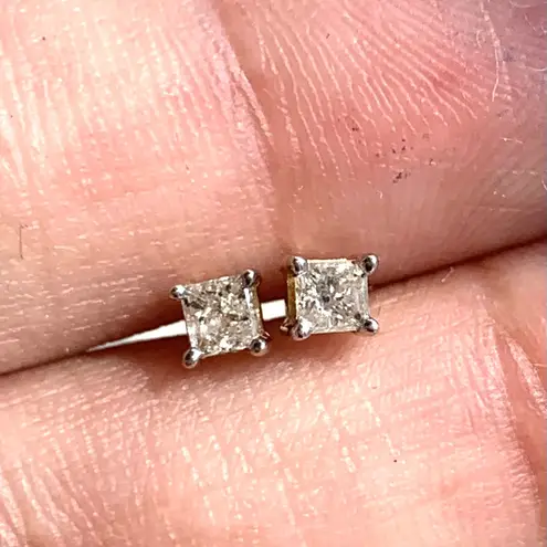 14kt Gold Diamond Solitaire Earrings
