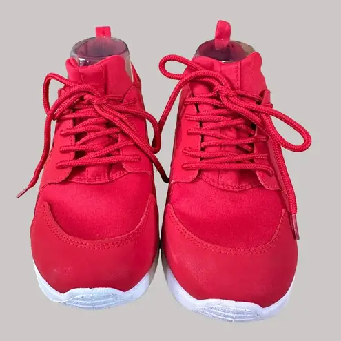 Just Be Women's Casual Fashion Sneakers White Soles Laces Red Size 7