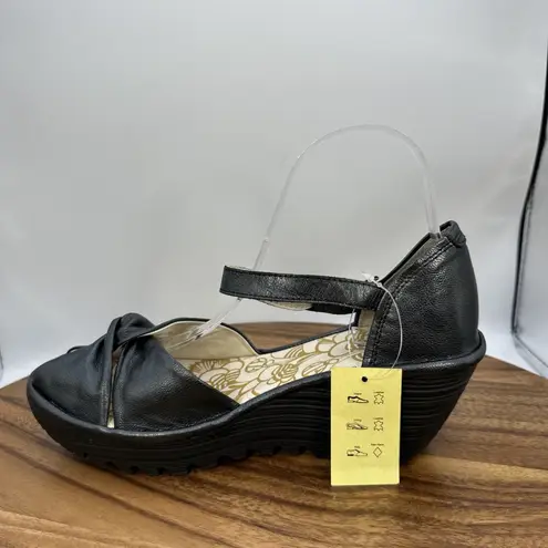Fly London NWT Yuka Wedge Peep Toe Sandals Shoes Black Leather Size 39 US 8-8.5