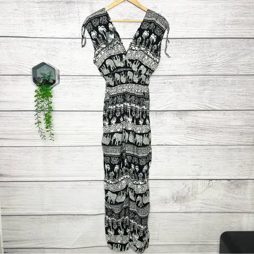 NWT Bohemian Black & White Casual Sleeveless Jumpsuit with Pockets Size Large XL