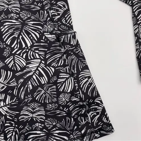 32 Degrees Heat 32 Degrees Top Women UPF 50+ Long Sleeve Sun Tee Black Palm Leaves Size Medium