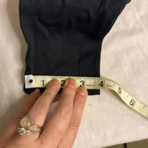 None Women's Unbranded Black Leggings – Size M, Pre-owned, Comfortable Fit, Stretchy