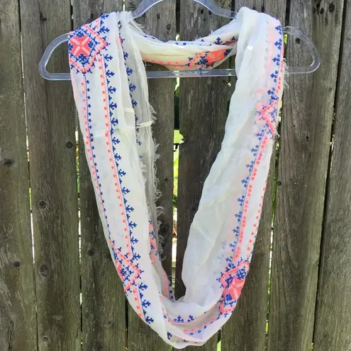 American Eagle  | Embroidered Aztec Cream Infinity Scarf NWT