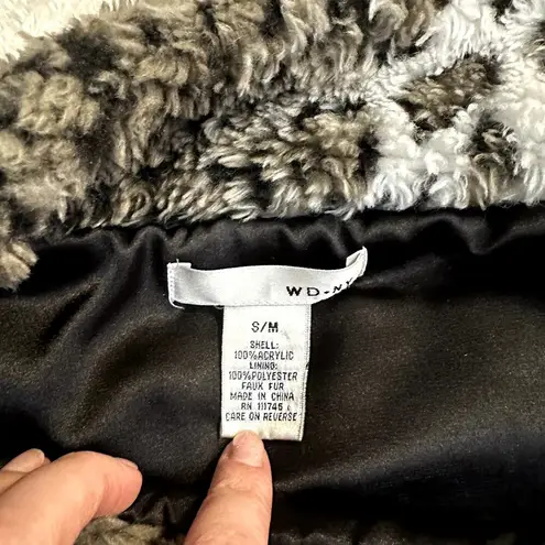 WD•NY WD NY S/M Snow Leopard Faux Fur Sherpa Shawl Poncho