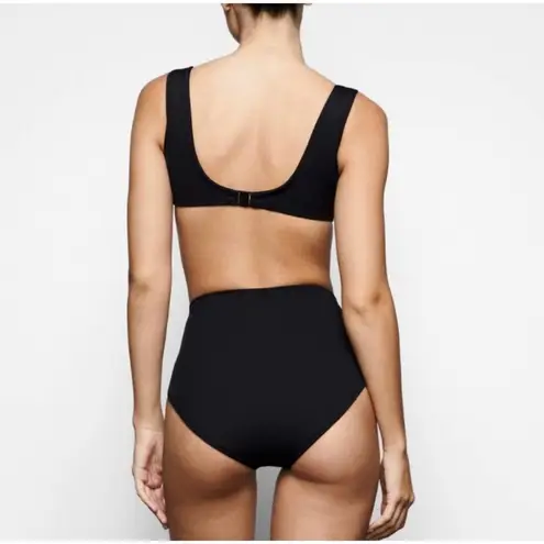 SKIMS Shaping Swim Unlined Underwire Bikini Top Onyx | XXS