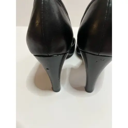 Anne Klein  black 3 1/2" heel pumps with white flower trim Excellent  D'Orsay