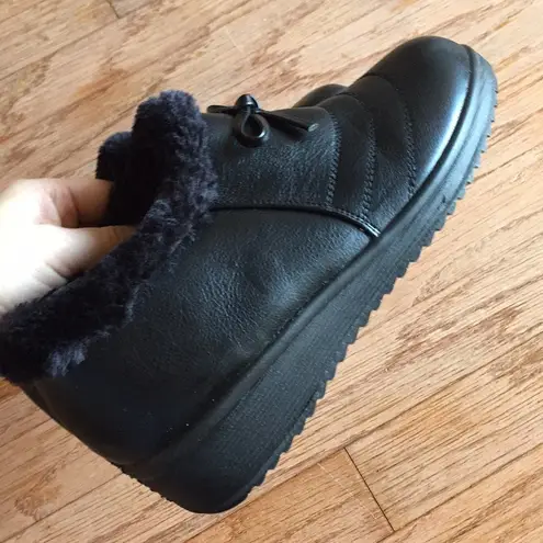 Fur lined boots. Fit 7