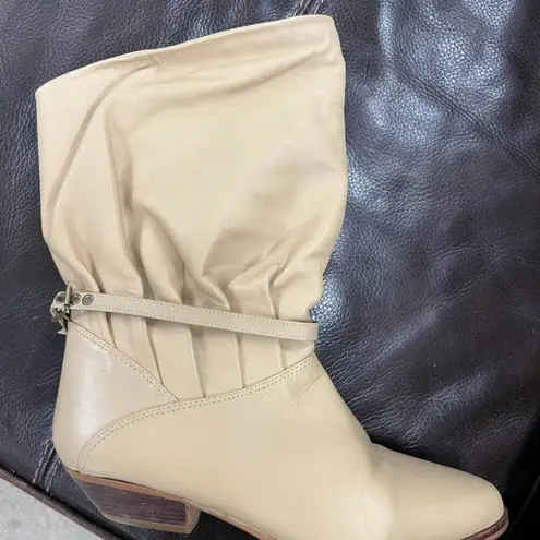 Calf boots women's 6.5 tan/beige pull