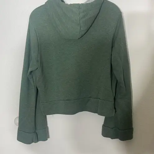 Puma  women logo way 1 cropped hoodie xl green long bell sleeve crossover active