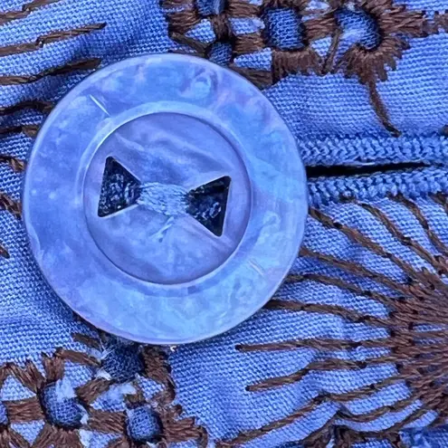 Anthropologie ELEVENSES
Blue Brown Floral Daisy Eyelet Gerbera Short Size 12 Blue