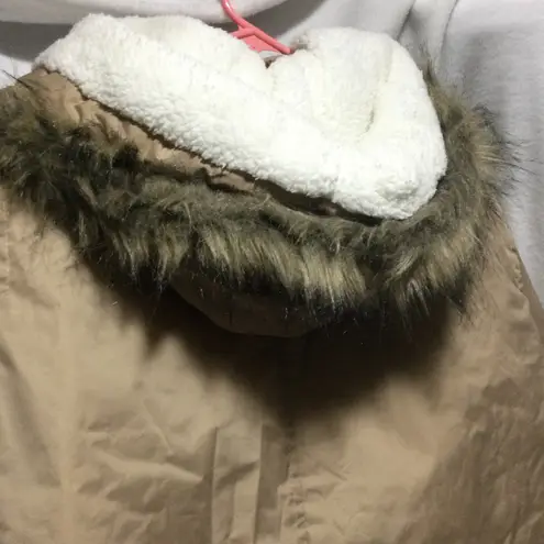 Bella Donna Moda Italiana Beige Quilted Lined Parka Jacket with Faux Fur Hood XL Tan