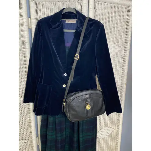 Etienne Aigner Vintage Black Leather Crossbody Bag Gold Medallion 80s 90s