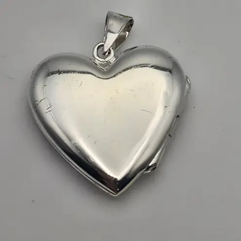 LA Jewelry Sterling Silver Mom Heart Locket