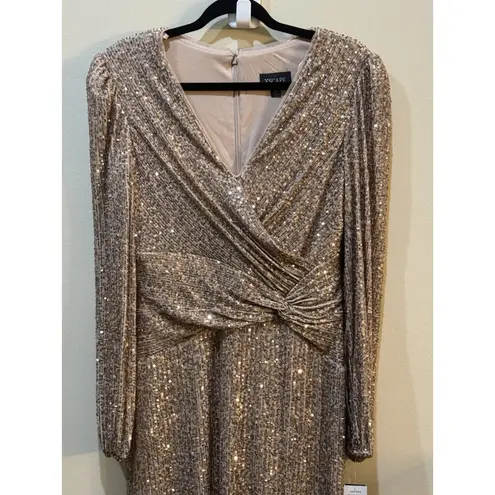 XScape All Over Sequinned V-Neck Gown Nude Blush Size 10 Long Sleeve 4683X