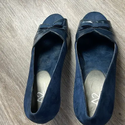 Aerosoles A2 by Crosswind Blue Faux Suede Heels Size 9.5