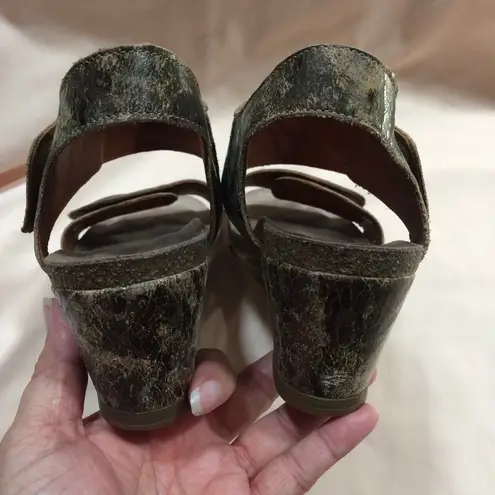 Taos Carousel 2 Wedge Size 8