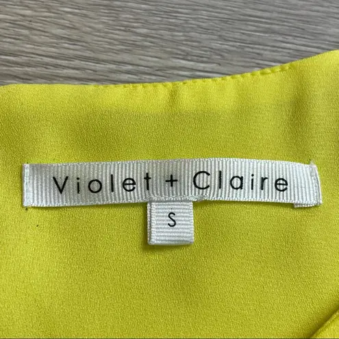 Violet+Claire Violent + Claire bright yellow halter tank size Small