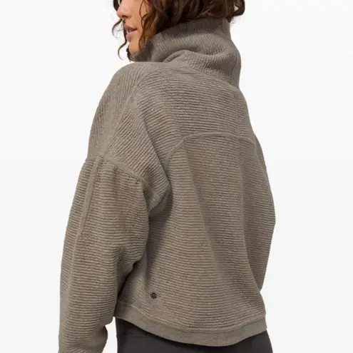 Lululemon  Peaceful Moments Pullover in Heathered Grey Sage Sz L/XL