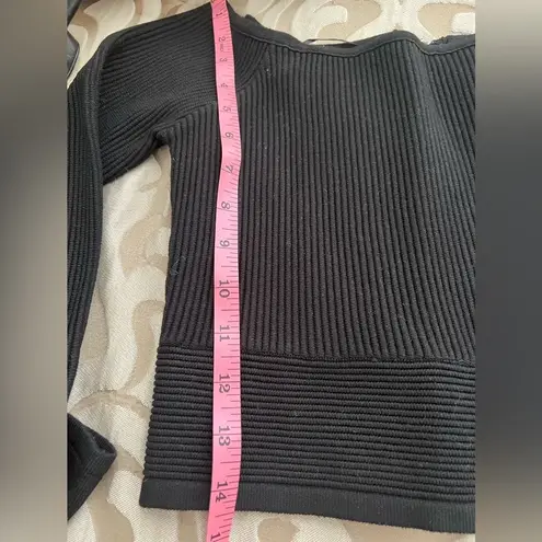 Endless Rose NWOT  Cropped sweater size small