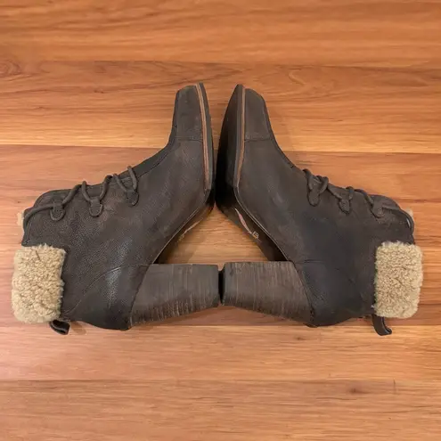 UGG  1008741 Analise Lace Up Brown Sheepskin Leather Heeled Ankle Boots Size 8.5