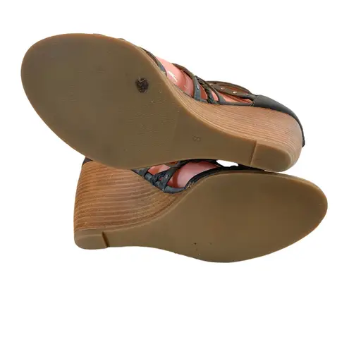 CROWN VINTAGE BLACK LEATHER STUDDED STRAPPY WEDGE HEEL SANDALS (8M) Size 8