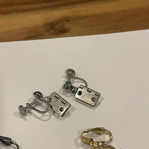 Hinge Lot Of 3 Fun Novelty Clip On Screw On Earrings Dangle- Door Horseshoe Etc