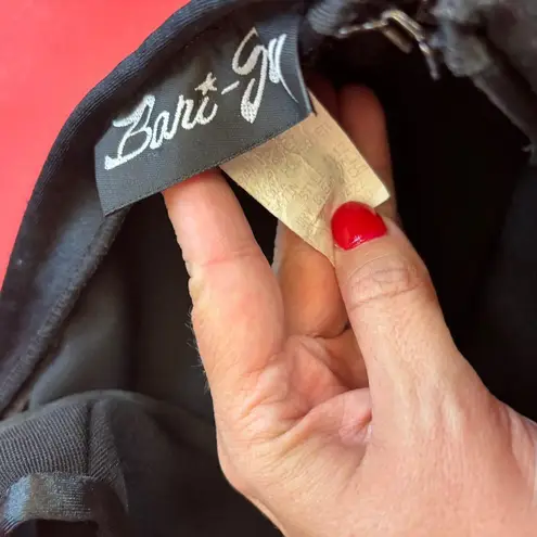 Vintage Solid Black One