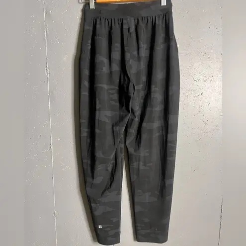Sweaty Betty [Small Explorer Trouser in Black Tonal Camo. Size 2