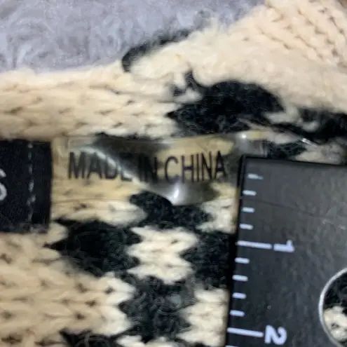 Hot & Delicious Women’s Kimono Cardigan Black White Striped Fringe Open Front Sw